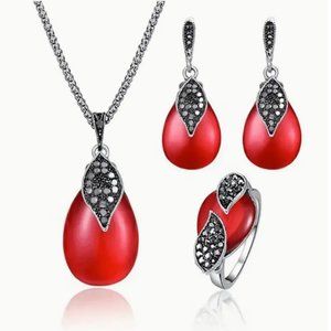 Vintage Teardrop Red Gemstone Jewelry Set - Necklace, Earrings & Ring